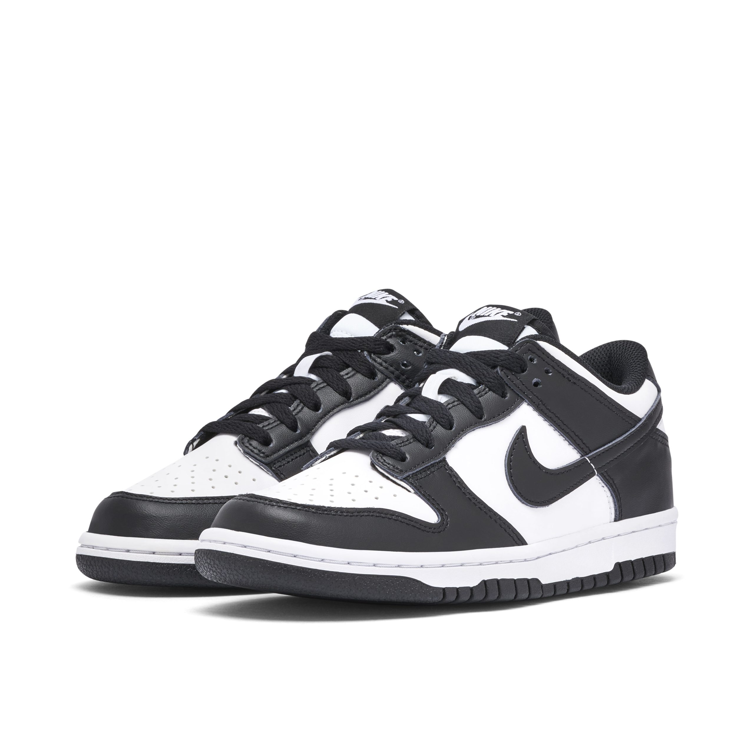 nike-dunk-low-black-white-682swr-1.jpg